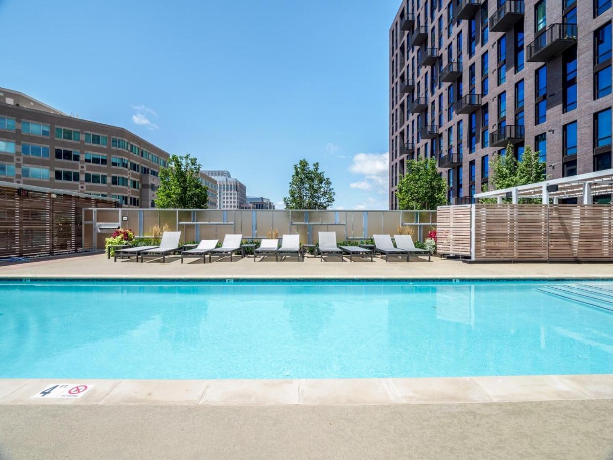 Bluebird Suites At Reston Town Center Экстерьер фото
