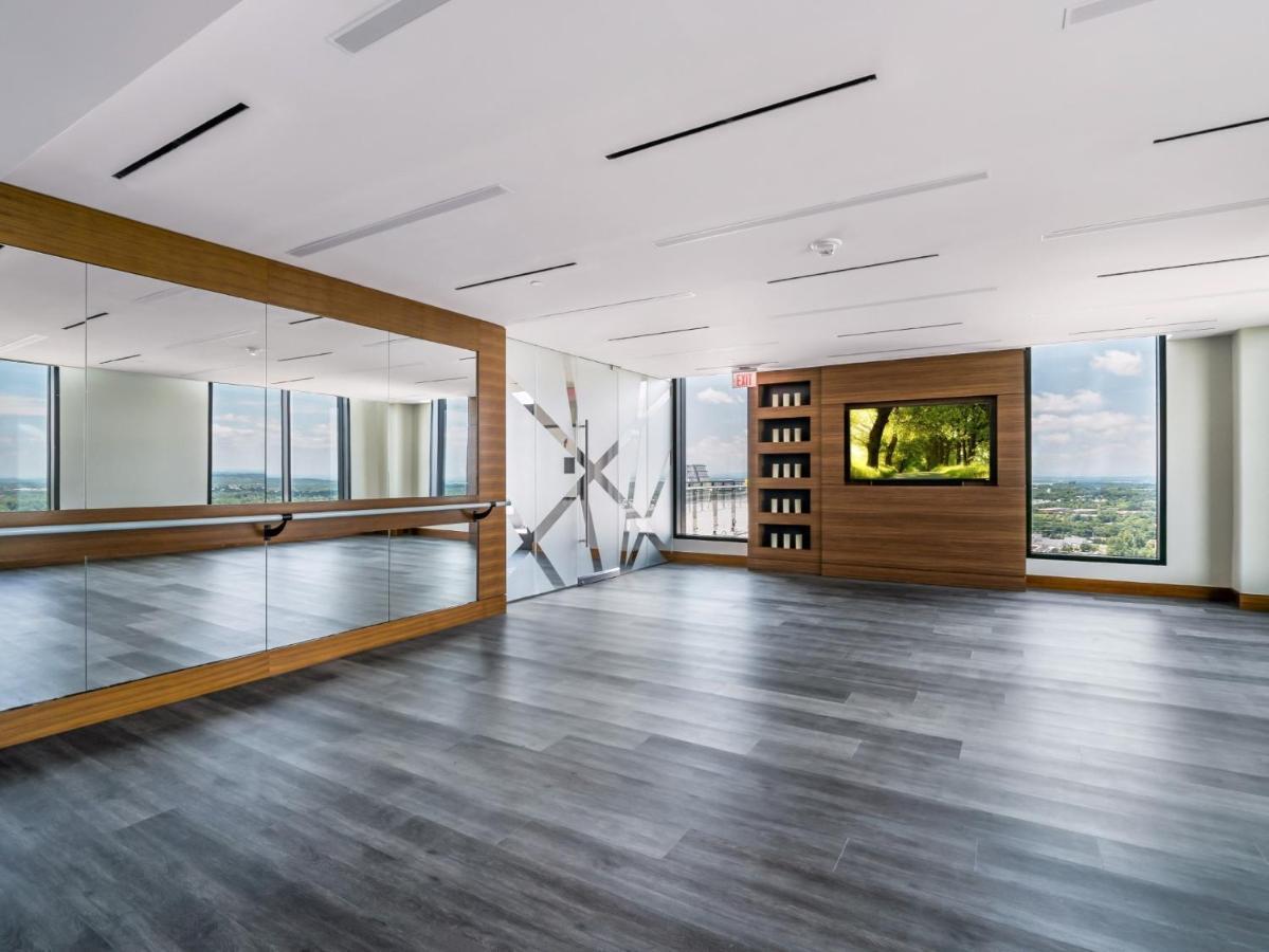 Bluebird Suites At Reston Town Center Экстерьер фото